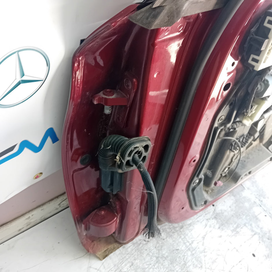 MERCEDES C-CLASS W205 DRIVER FRONT DOOR OSF 2014 RED  FMD508