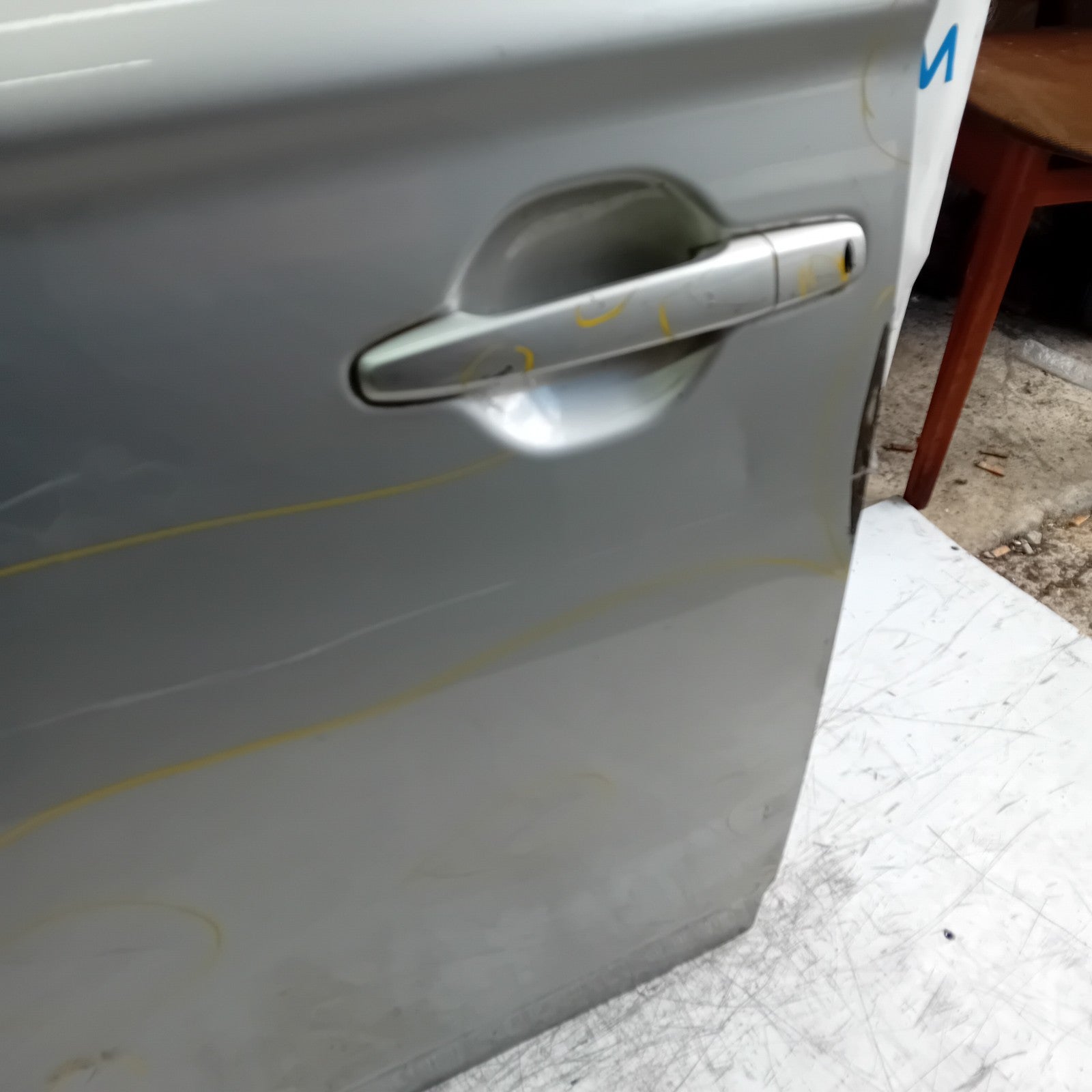 MITSUBISHI OUTLANDER MK3 PASSENGER SIDE FRONT DOOR NSF 2013 SILVER FMD417