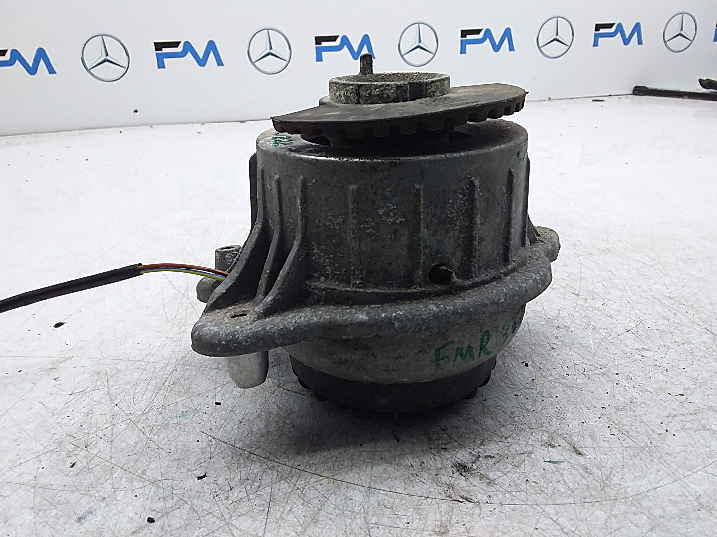 MERCEDES BENZ  S-CLASS  W222  ENGINE MOUNT RIGHT OS A2222407617 FMR347