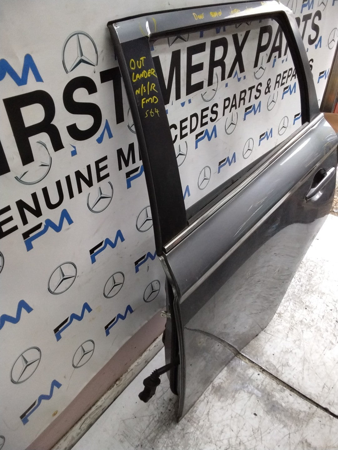 MITSUBISHI OUTLANDER PASSENGER REAR DOOR NSR GREY  FMD564