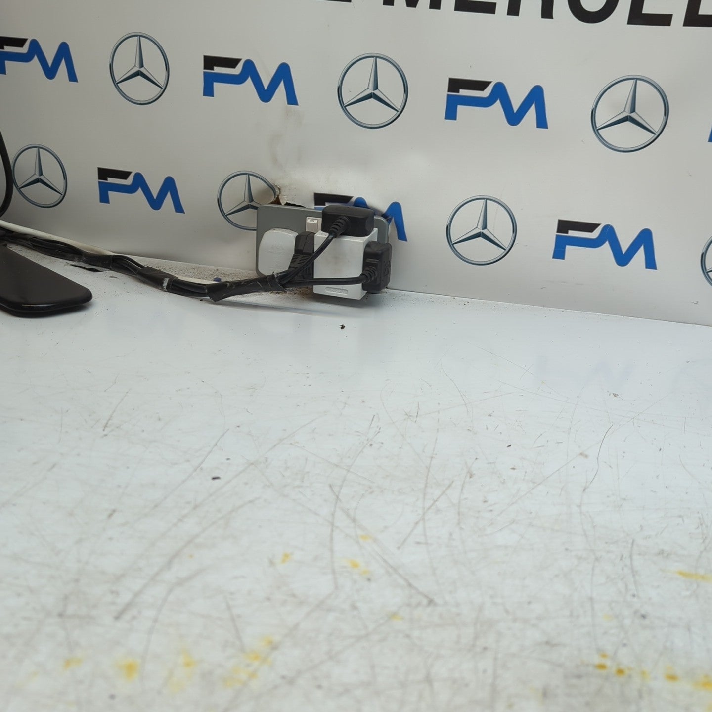 MERCEDES BENZ  C E-CLASS W211 ELECTRIC COOLANT WATER PUMP A2118350028 FM001378
