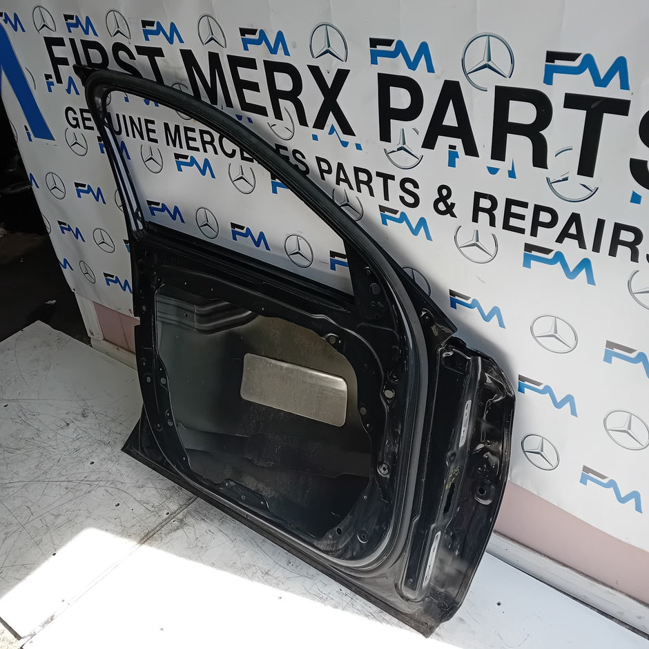 MERCEDES BENZ C-CLASS W205 PASSENGER SIDE FRONT DOOR N/S/F BLACK FMD117