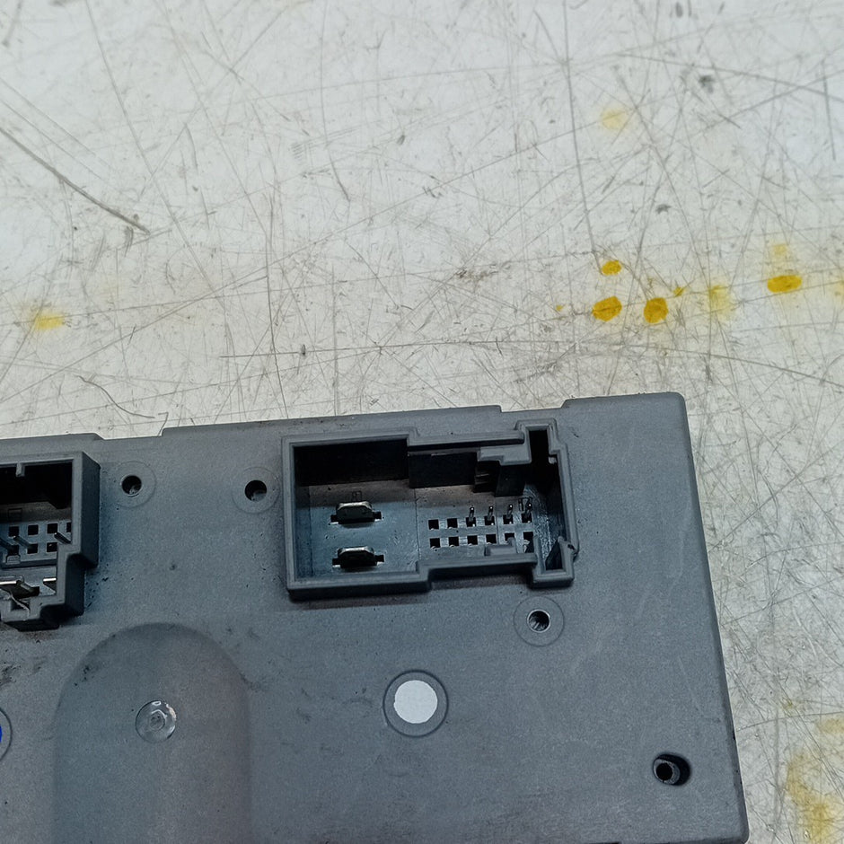 MERCEDES C-CLASS TAILGATE CONTROL MODULE W206 A2069005421  FM001352