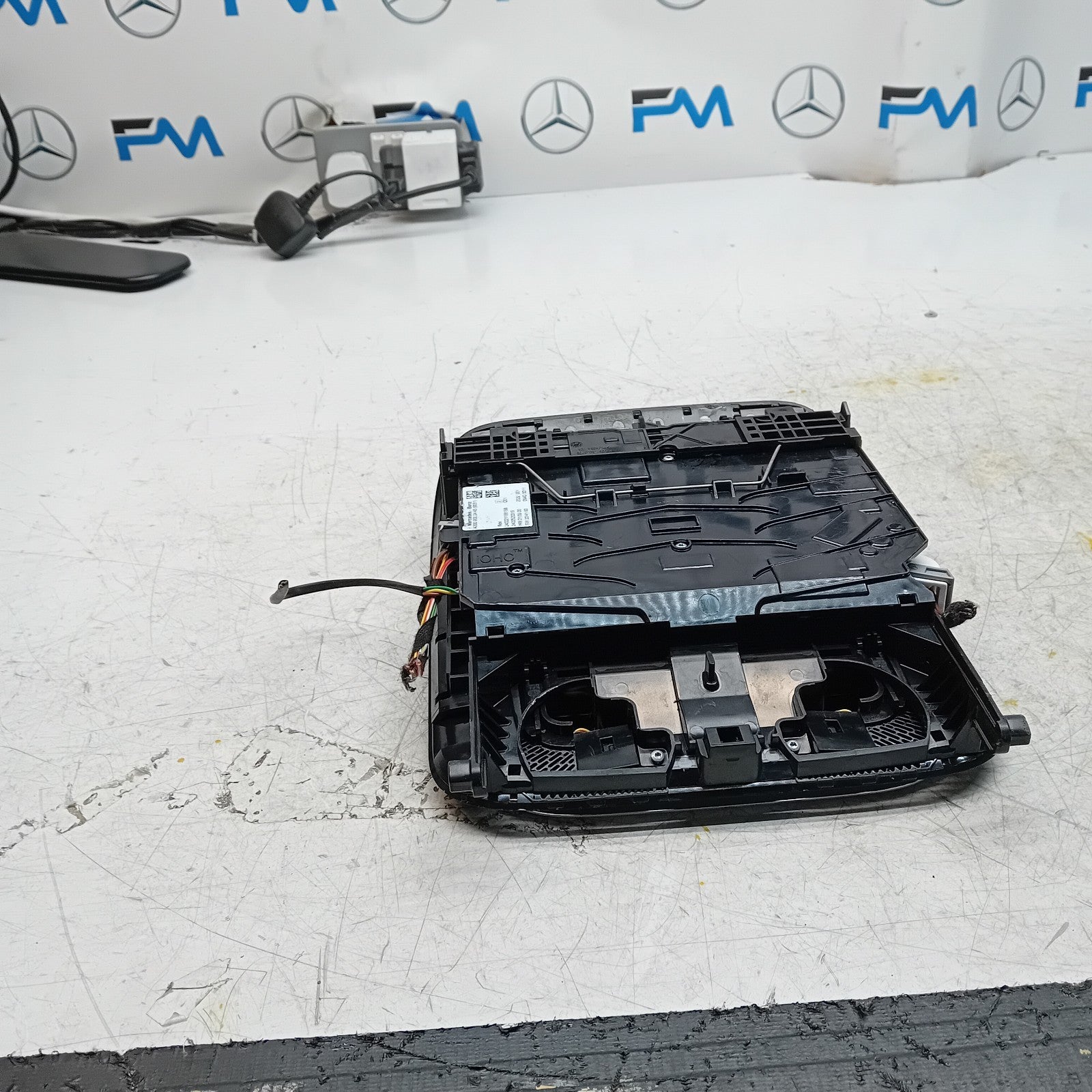 MERCEDES BENZ  C-CLASS W206 MHEV INTERIOR LIGHT A0009002445 FM001473