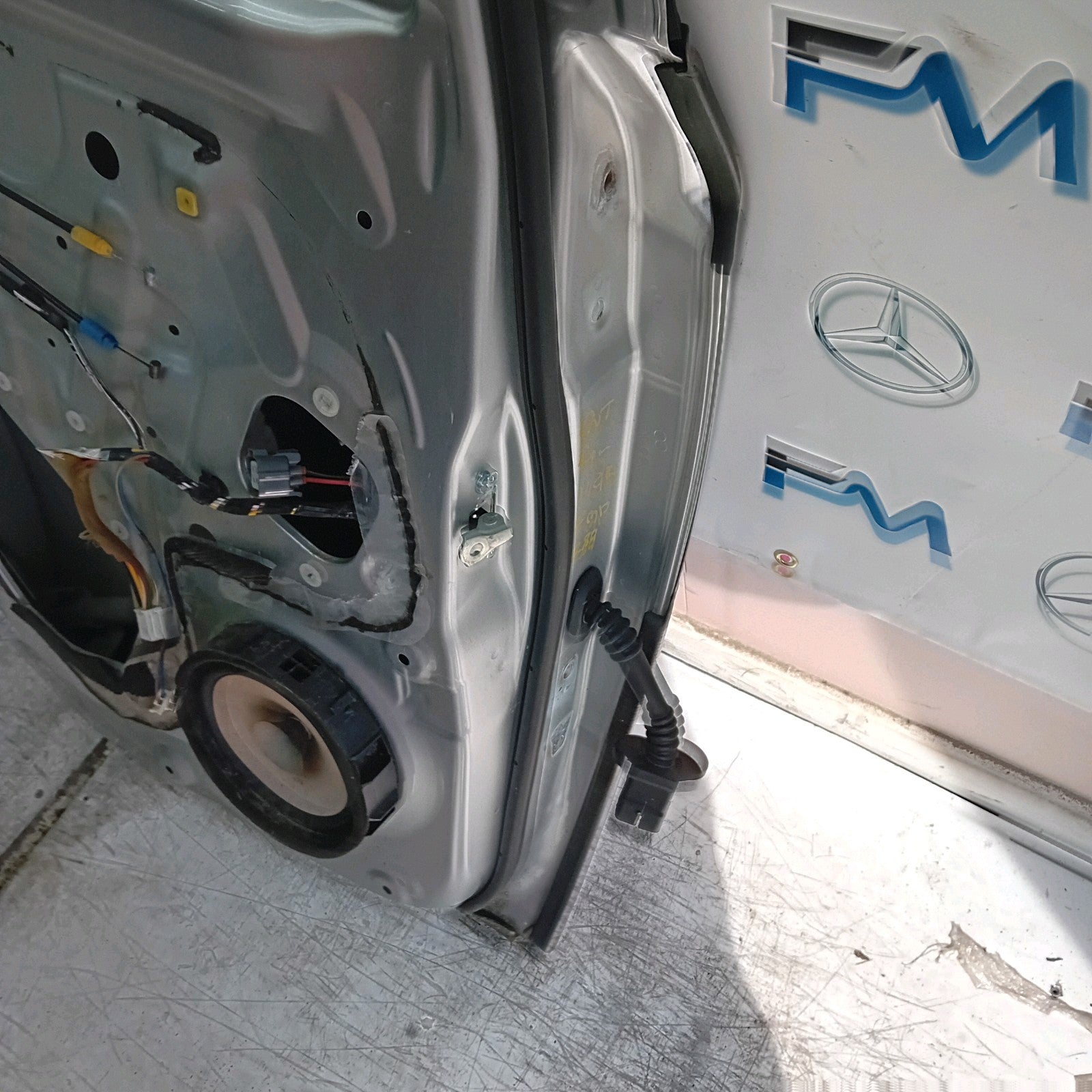 MITSUBISHI OUTLANDER MK3 PASSENGER SIDE REAR DOOR NSR SILVER FMD289 