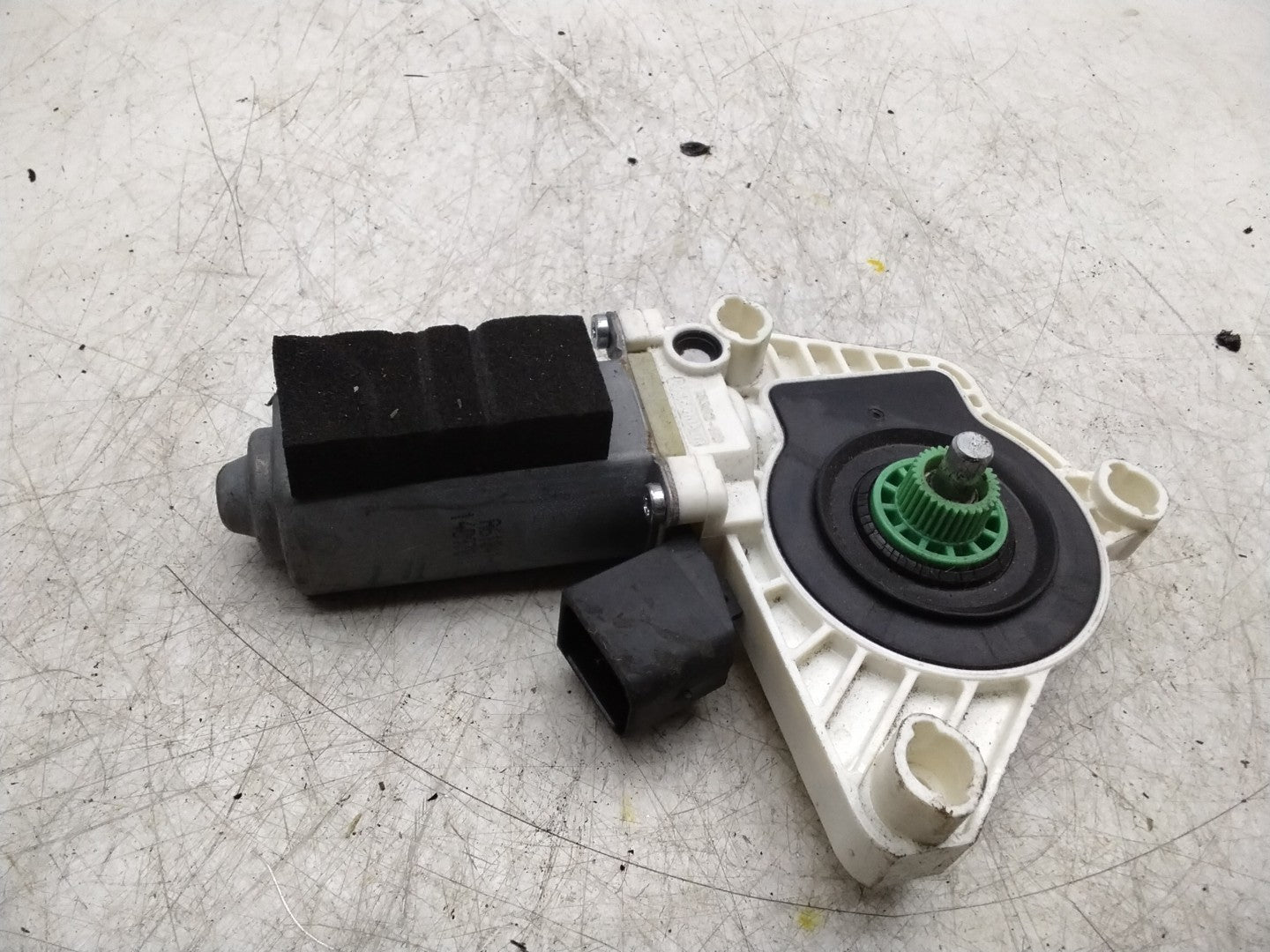 MERCEDES BENZ CLA W117 PASSENGER REAR SIDE WINDOW MOTOR A55382110 FMR71