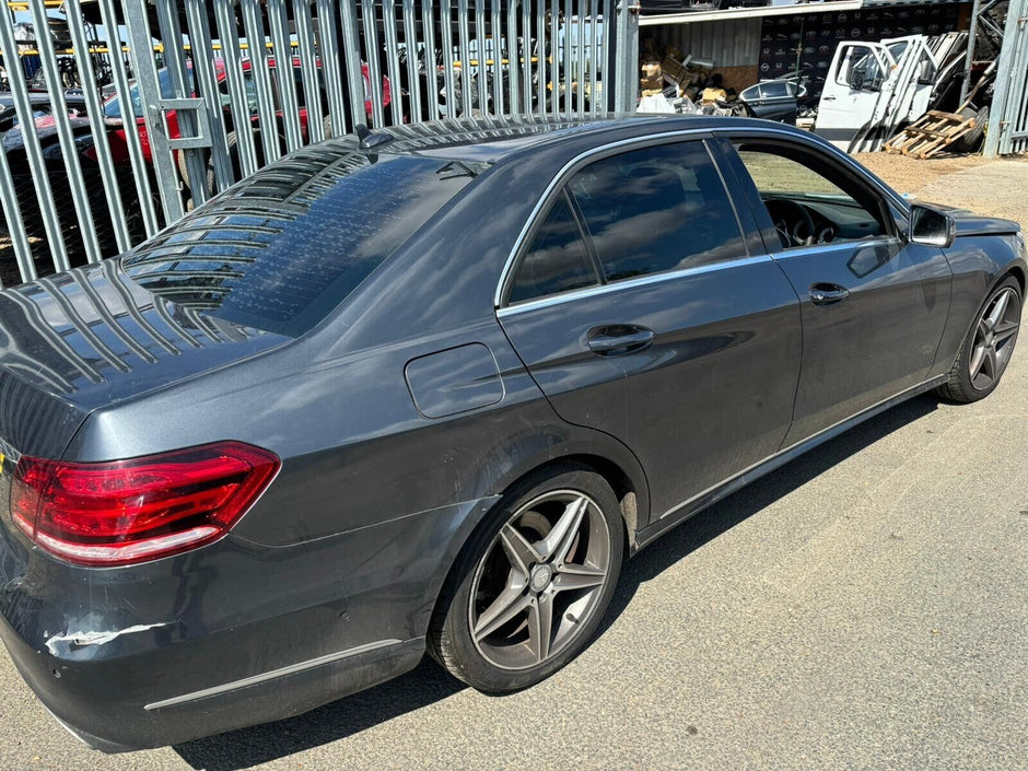 MERCEDES BENZ E-CLASS W212 /BREAKING- HEAD LIGHT , TAIL LIGHT & WING MIRROR