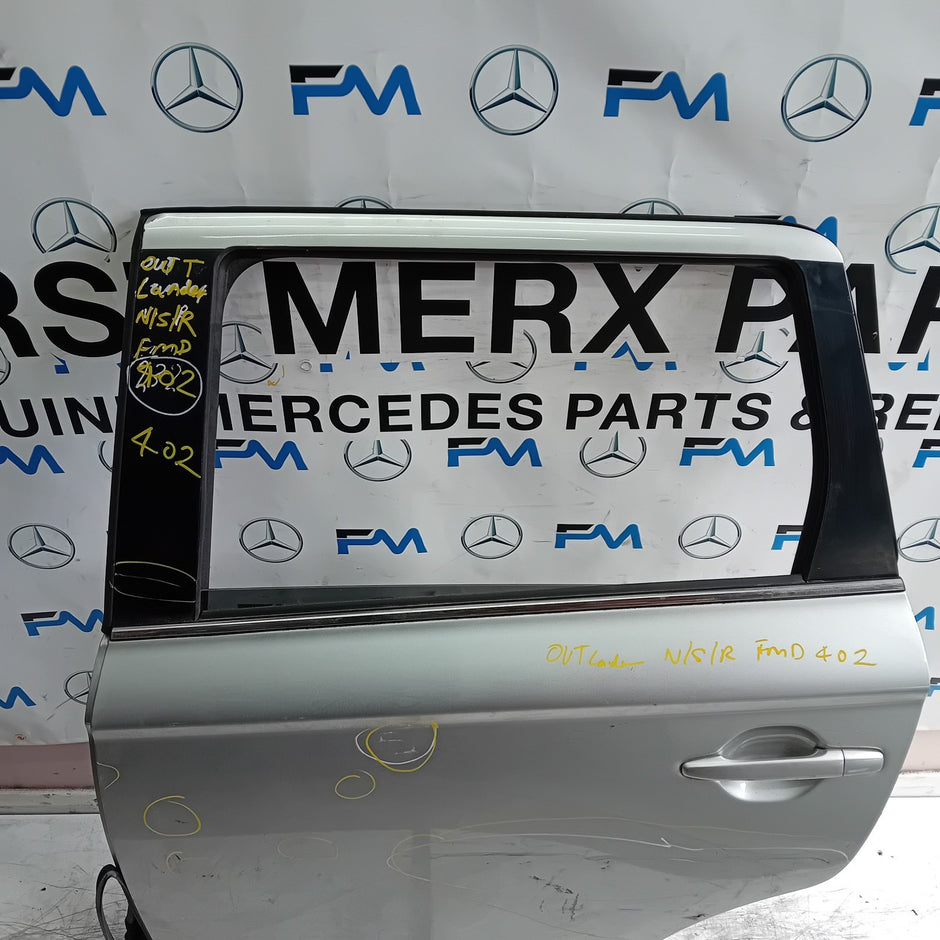 MITSUBISHI OUTLANDER MK3 PASSENGER REAR DOOR NSR BLACK 2013 FMD402