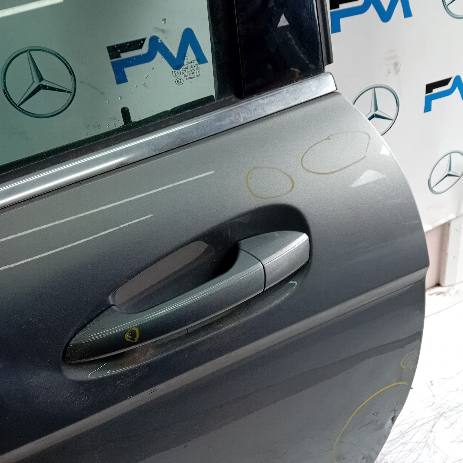 MERCEDES C-CLASS W204 PASSENGER FRONT DOOR NSF 2009-2014 GREY COMPLETE FMD406