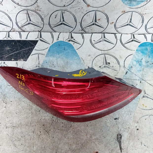 MERCEDES BENZ E-CLASS W213 E63 PASSENGER SIDE (NEAR SIDE) REAR LIGHT A2139067900