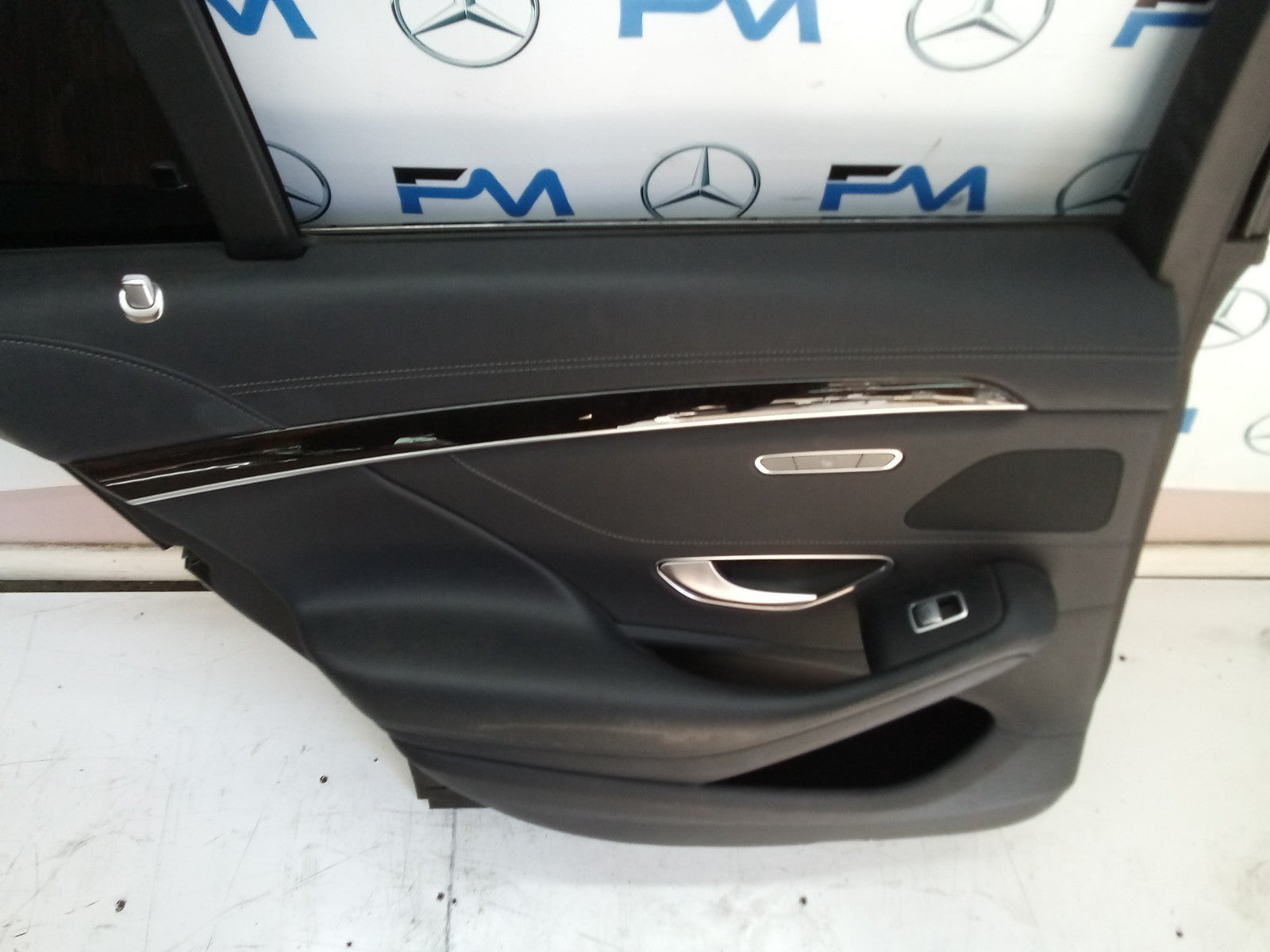MERCEDES S CLASS W222 SALOON PASSENGER REAR DOOR (NEAR SIDE REAR) BLACK FMD23