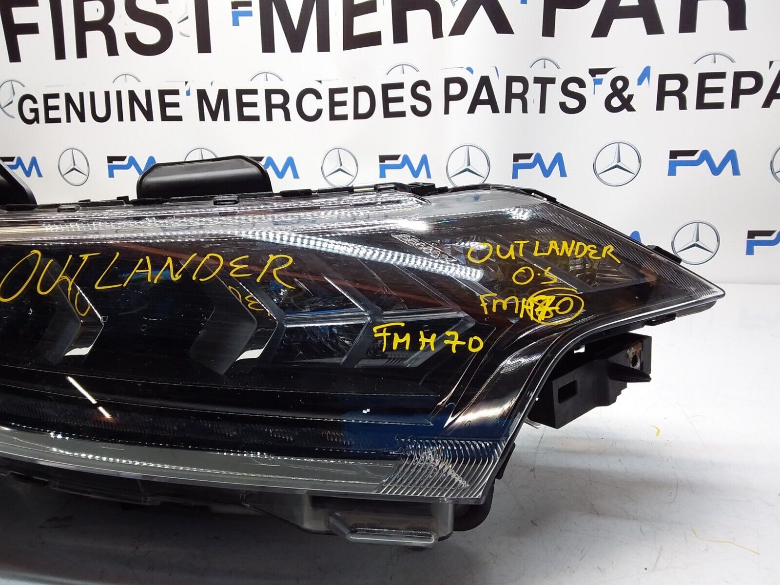 MITSUBISHI OUTLANDER MK3 2018 HEADLIGHT DRIVER SIDE RIGHT R009A Z6UB FMH70