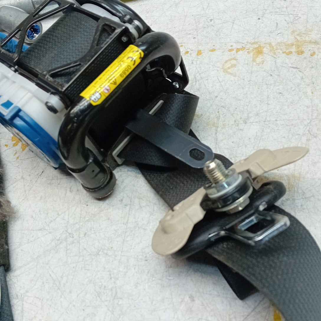 MITSUBISHI OUTLANDER MK3 SEAT BELT FRONT PASSENGER NSF TKAH2EN306 BLACK FM001242