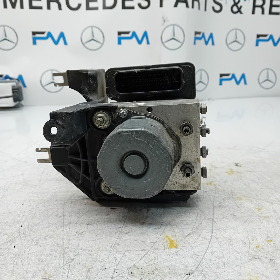 MERCEDES BENZ B-CLASS W246 ABS PUMP CONTROL MODULE UNIT A0084317512 FM001459