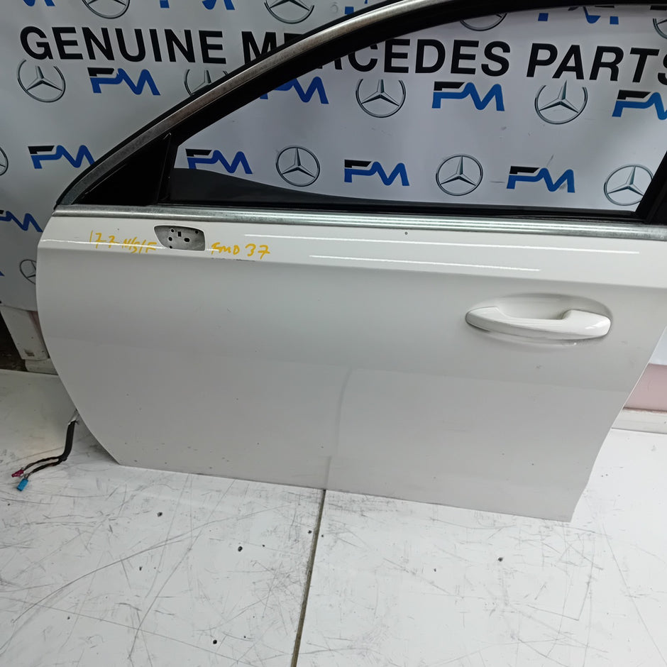 MERCEDES C-CLASS W177 PASSENGER SIDE FRONT DOOR N/S/F COMPLETE WHITE FMD37