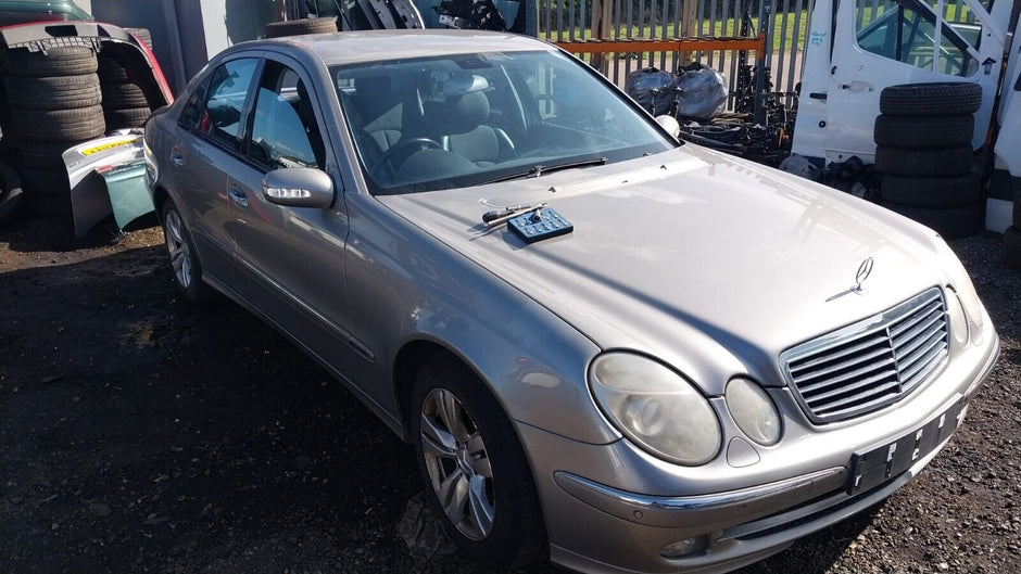 MERCEDES BENZ E-CLASS W211  BREAKING / AIR BAGS ( STEERING WHEEL, KNEE, ROOF )