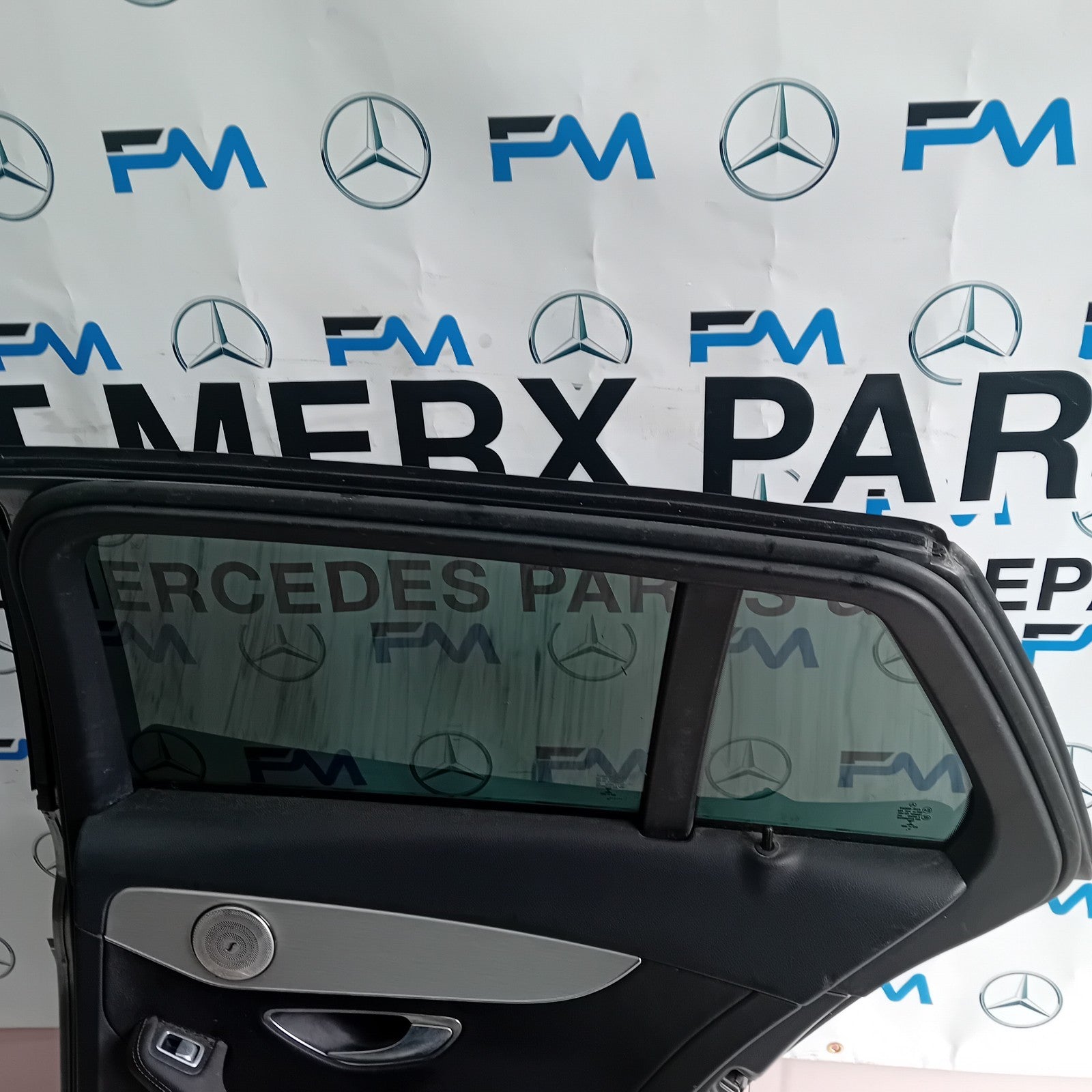 MERCEDES ESTATE C-CLASS W205 DRIVER REAR DOOR O/S/R GREY COMPLETE 2014-22 FMD141