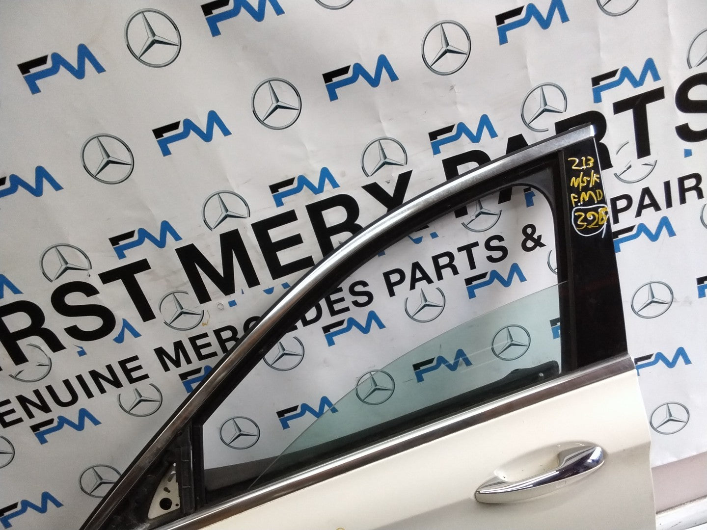 MERCEDES E-CLASS W213 SLN PASSENGER FRONT DOOR NSF WHITE 2016 ON COMPLETE FMD326