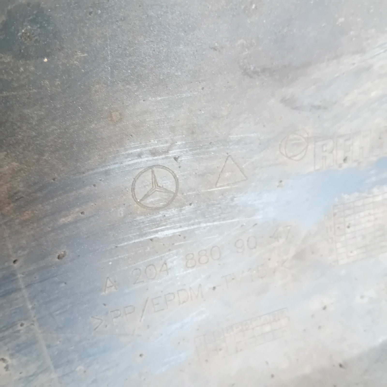 MERCEDES BENZ C-CLASS W204 REAR BUMPER A2048809042 2018 WHITE  FMX168