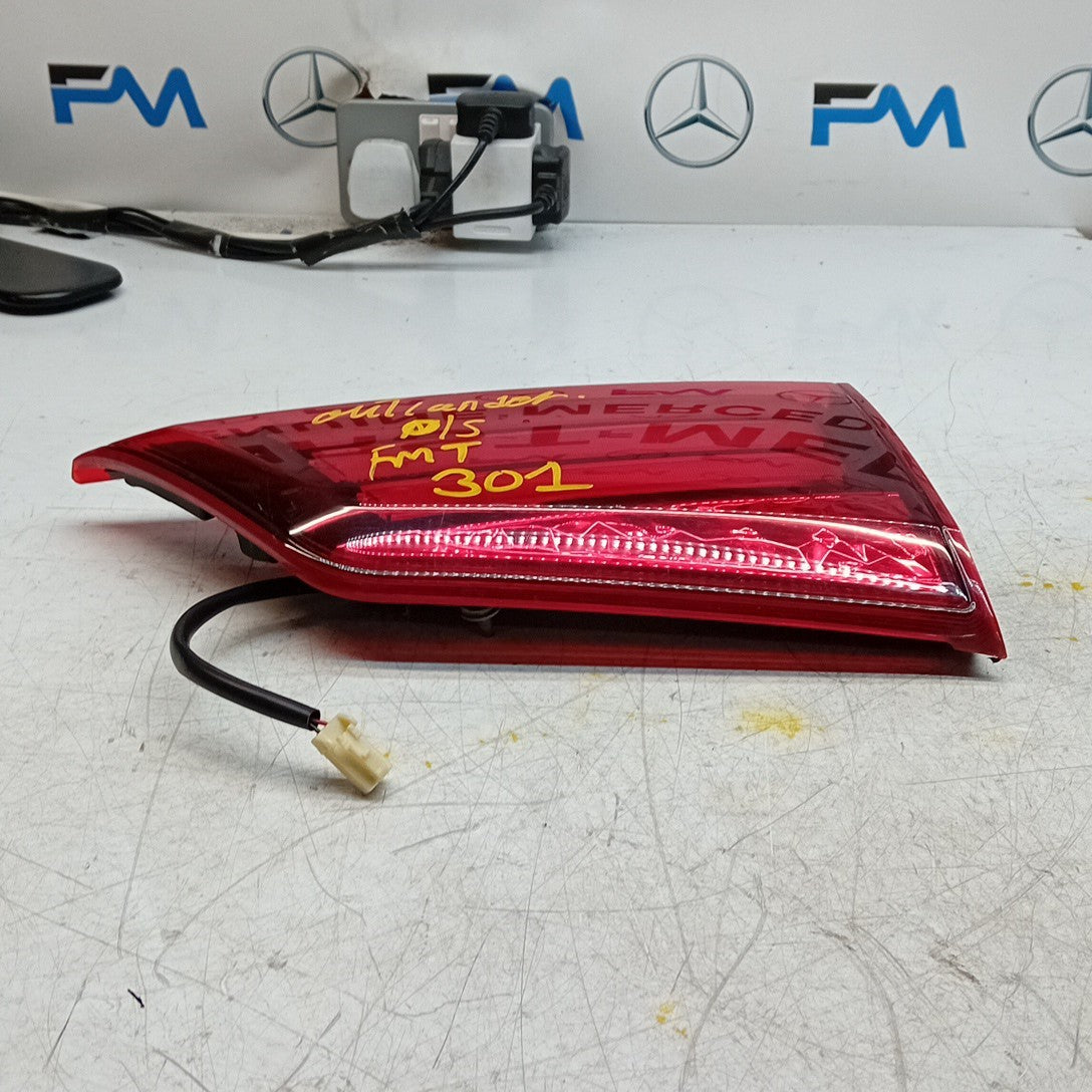 MITSUBISHI OUTLANDER MK3 DRIVER SIDE RIGHT REAR INNER TAIL LIGHT 2013 FMT301