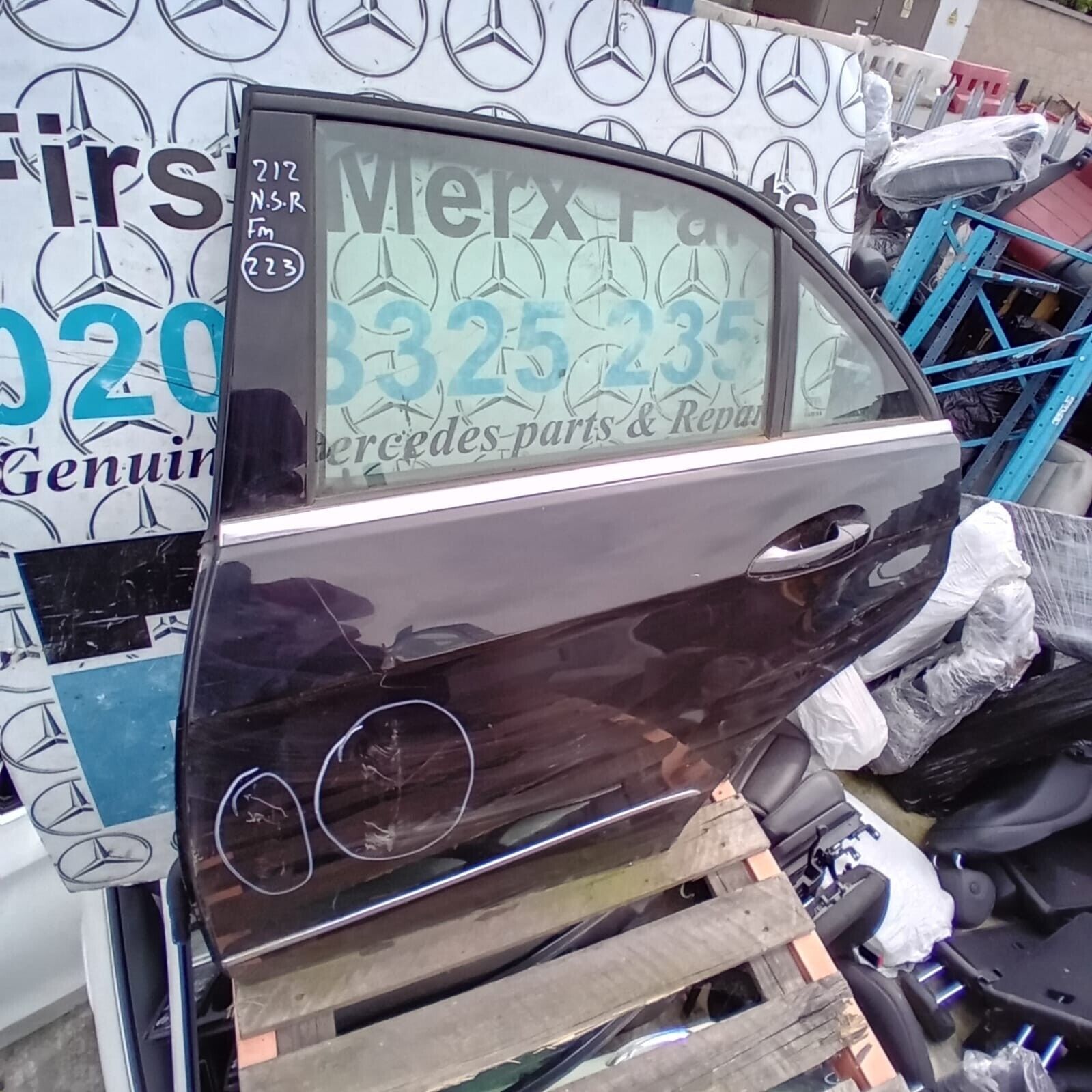 MERCEDES BENZ E-CLASS  W212  PASSENGER SIDE REAR DOOR ( NEAR SIDE REAR )