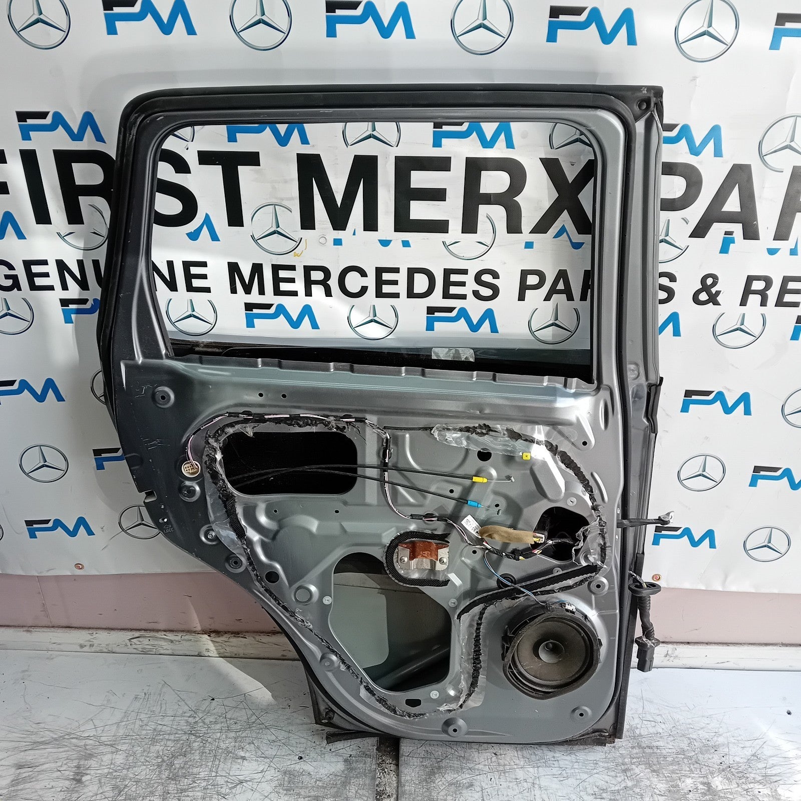 MITSUBISHI OUTLANDER MK3 PASSENGER SIDE REAR DOOR NSR 2013 GREY FMD420
