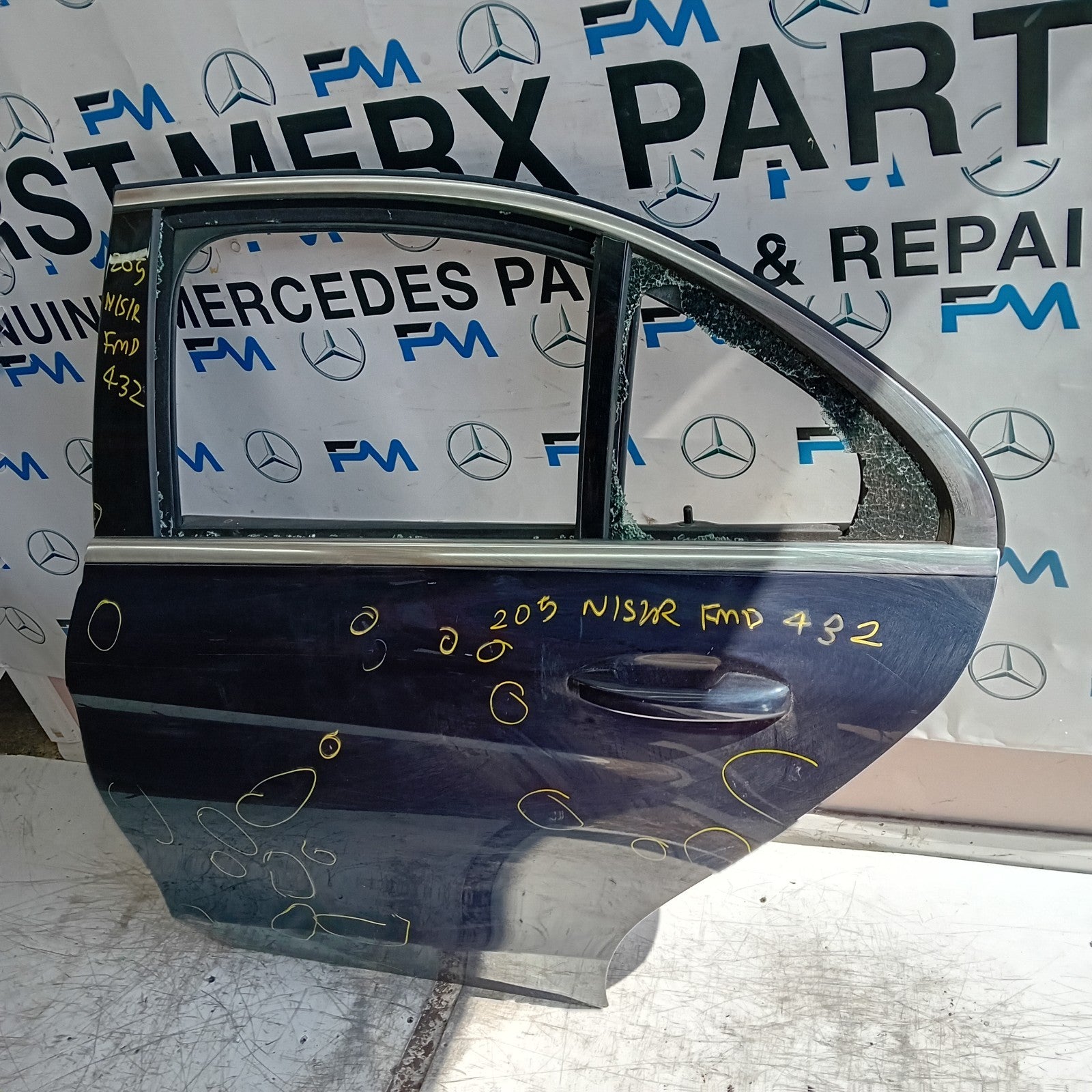 MERCEDES C-CLASS W205 SLN DRIVER REAR DOOR OSR BLUE 2014 ON COMPLETE FMD432