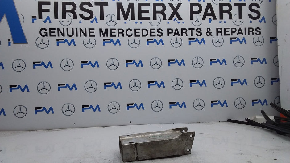 MERCEDES BENZ  C-CLASS W204 LEFT SIDE FRONT CRASH BAR SUPPORT A2046201195 FMR408