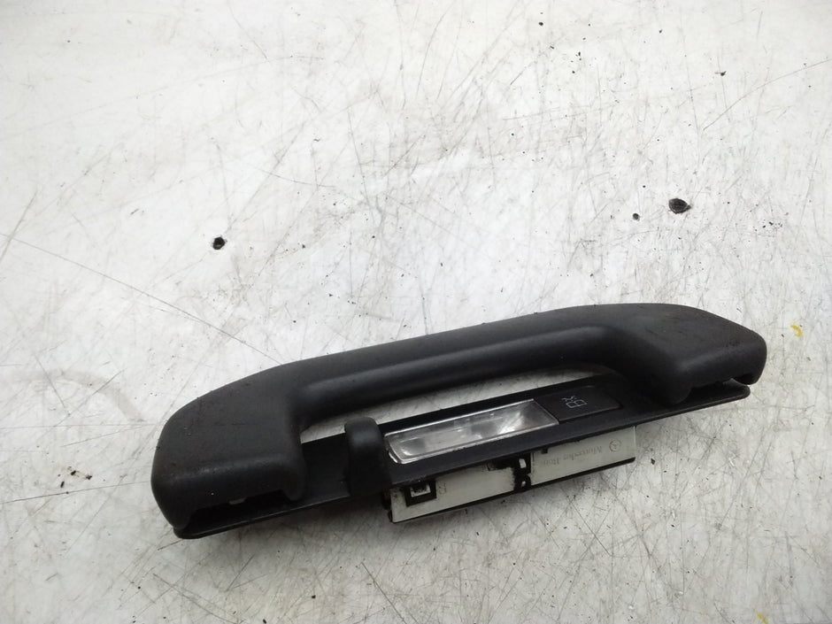  MERCEDES CLA W117 REAR RIGHT GRAB HANDLE AND LIGHT A0009064805 FMR46