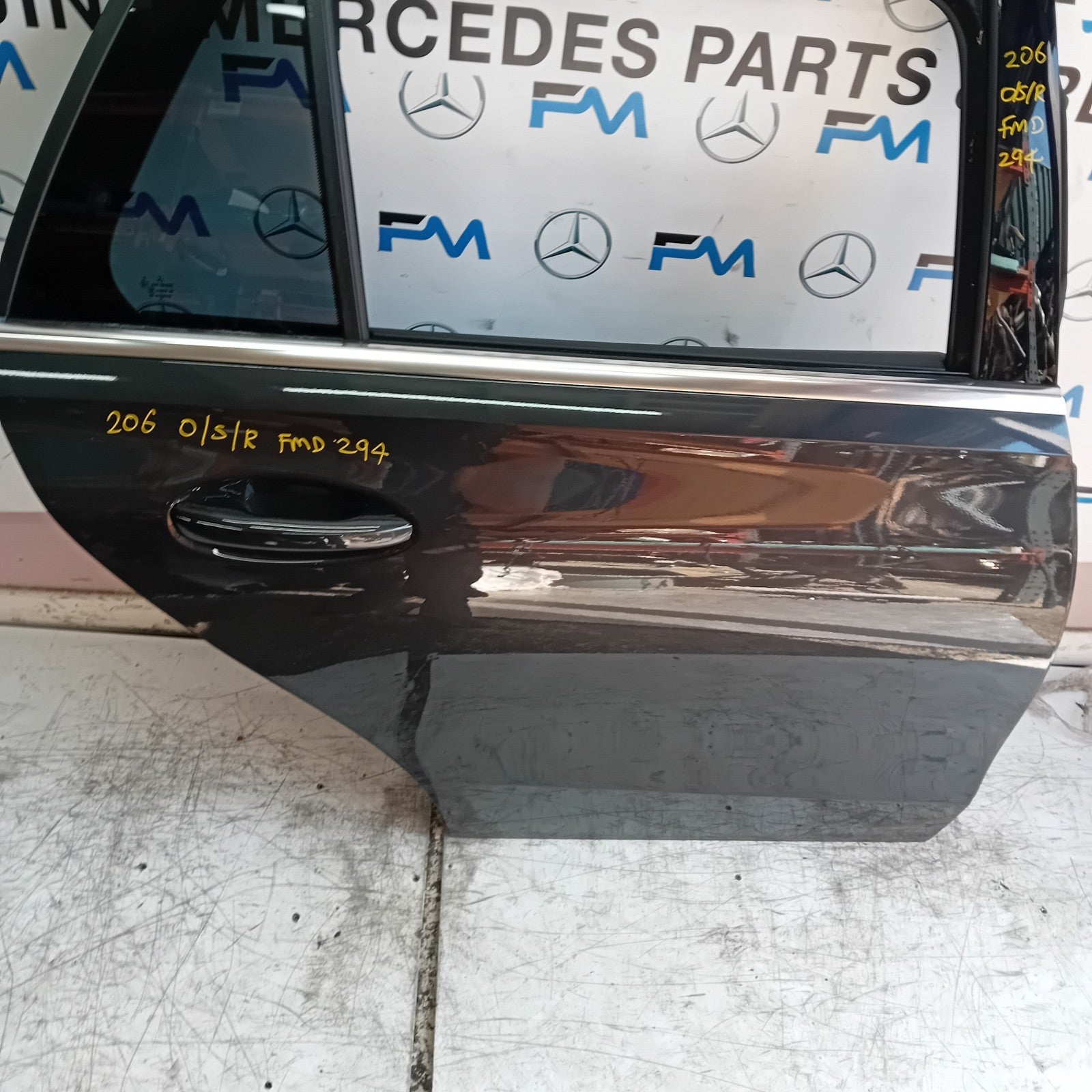 MERCEDES BENZ C-CLASS W206 ESTATE DRIVER REAR DOOR OSR BLACK COMPLETE FMD294