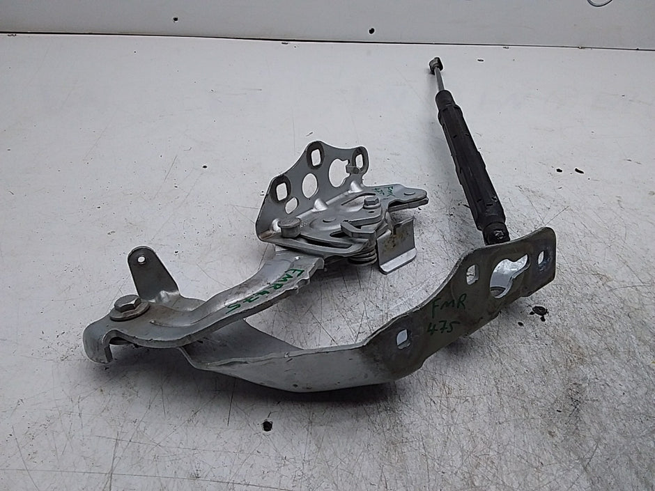 MERCEDES BENZ  C-CLASS W205 BONNET HINGE LEFT PASSENGER SIDE A2058800828 FMR475