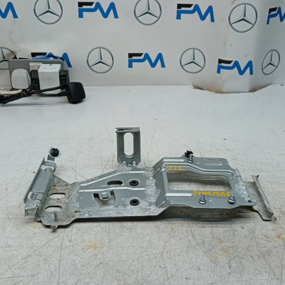 MERCEDES W205 GLC S C CLASS BRACKET ADBLUE CONTROL MODULE  A2125459440 FM001556