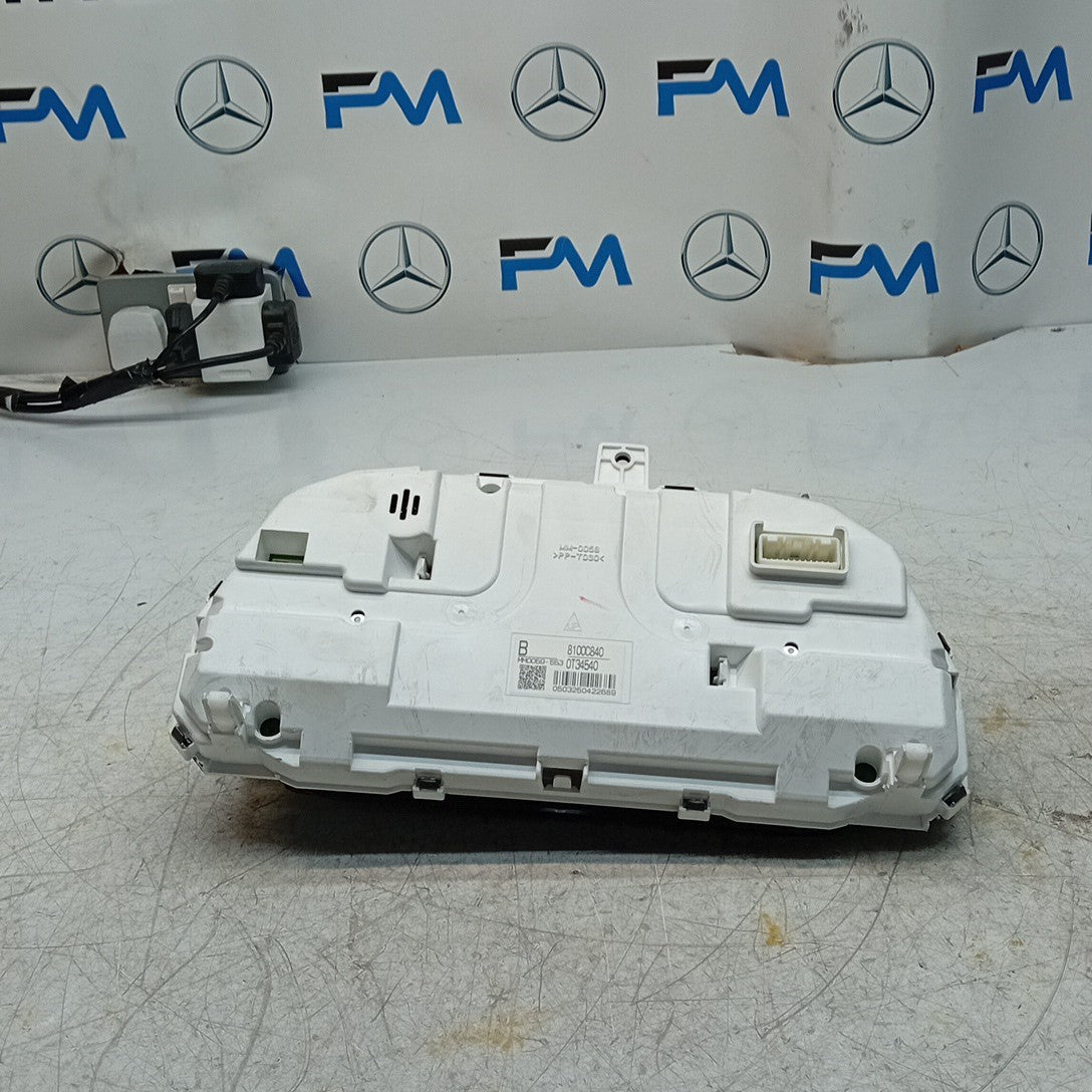 MITSUBISHI OUTLANDER SPEEDOMETER INSTRUMENT CLUSTER  8100C840 FM001584