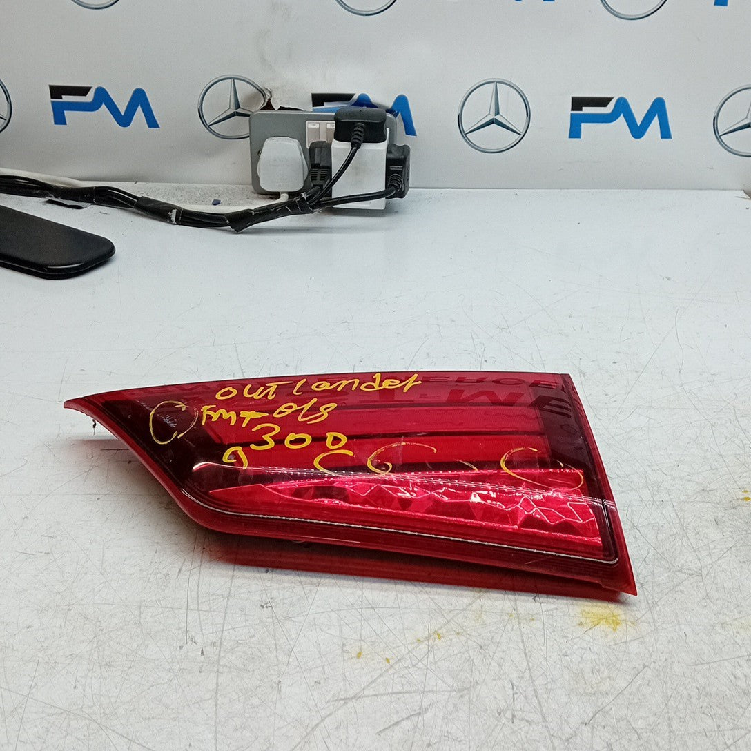 MITSUBISHI OUTLANDER MK3 DRIVER SIDE RIGHT REAR INNER TAIL LIGHT 2013 FMT300
