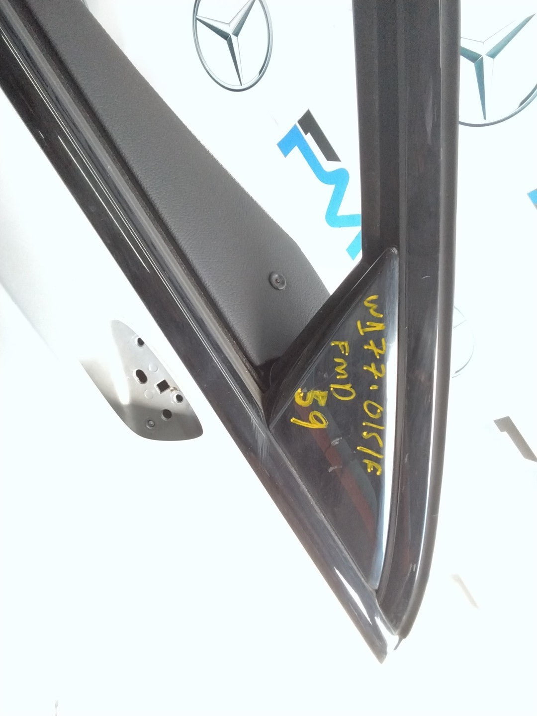 MERCEDES BENZ  C-CLASS W177 DRIVER SIDE FRONT DOOR O/S/F COMPLETE GREY FMD59
