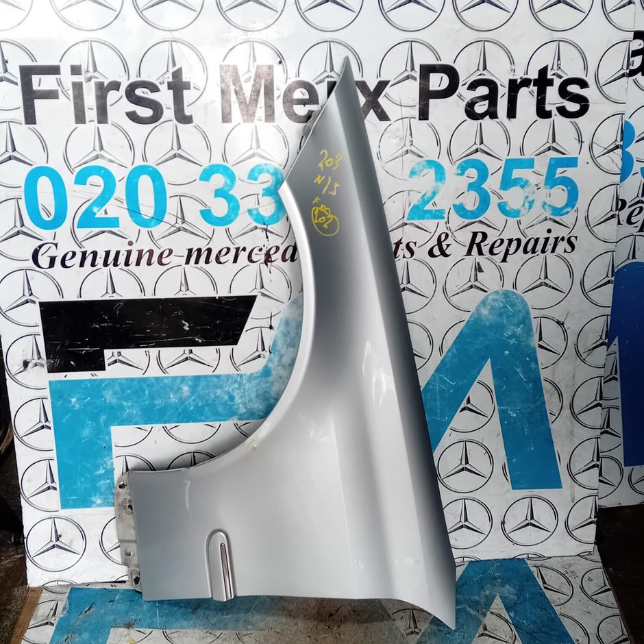 MERCEDES BENZ C-CLASS W203 2001-2007 FRONT PASSENGER SIDE ( NEAR SIDE ) WING
