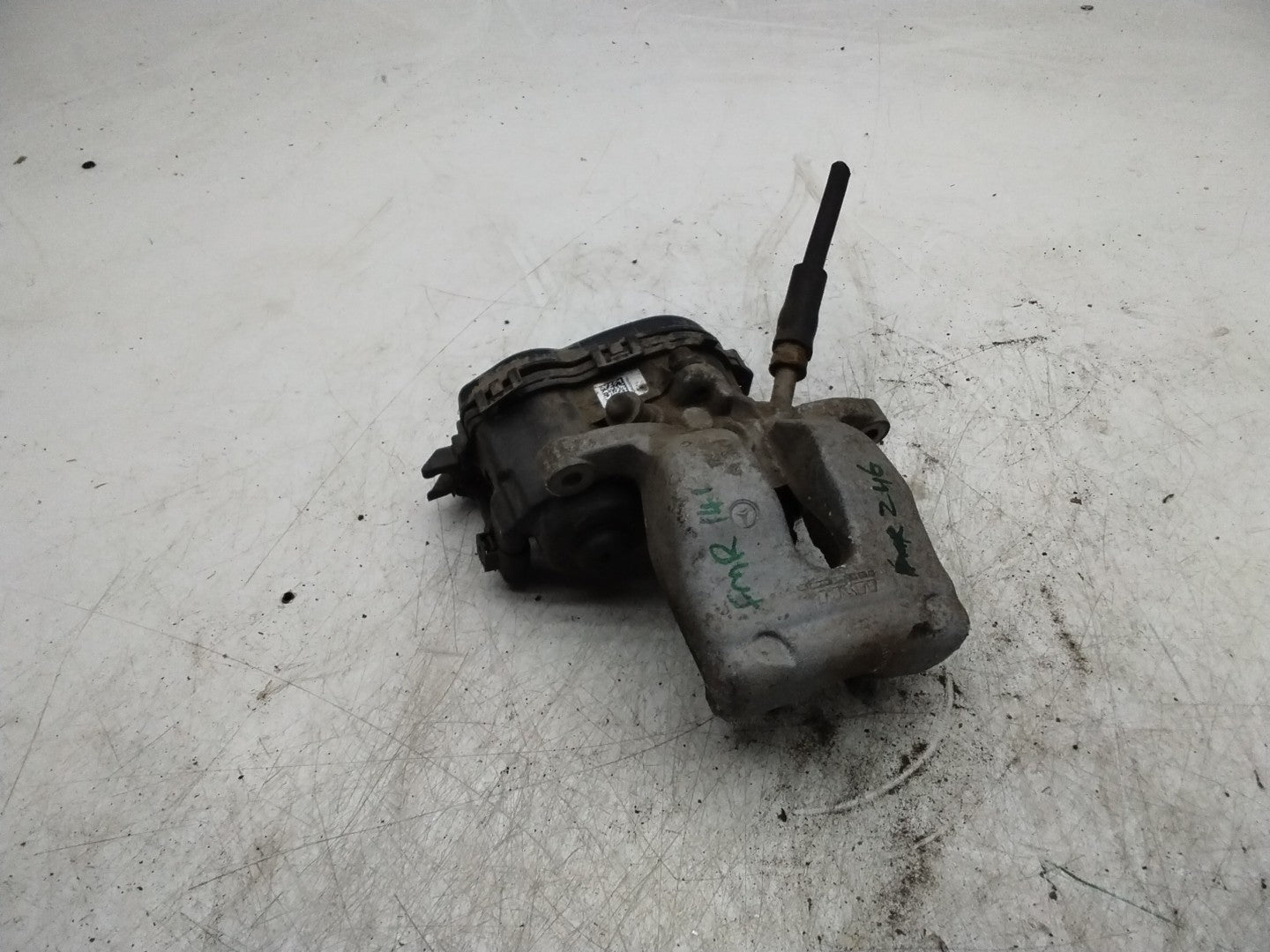 MERCEDES  B-CLASS W246 BRAKE CALIPER REAR LEFT PASSENGER SIDE A2464232198 FMR141