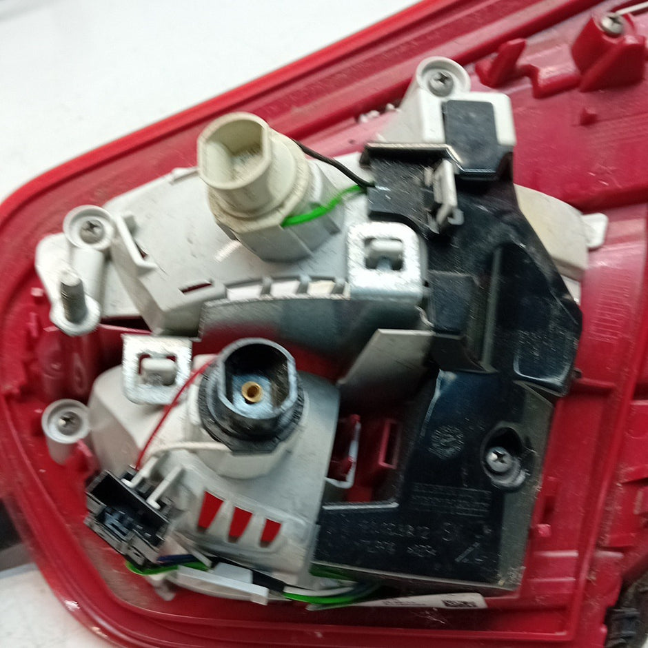 MERCEDES GLA X156 PASSENGER LEFT  REAR INNER TAIL LIGHT A1569060358 2017 FMT284