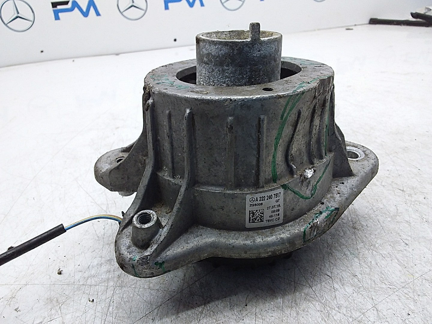 MERCEDES BENZ  S-CLASS W222  ENGINE MOUNT LEFT NS A2222407517 FMR326 (DAMAGED)