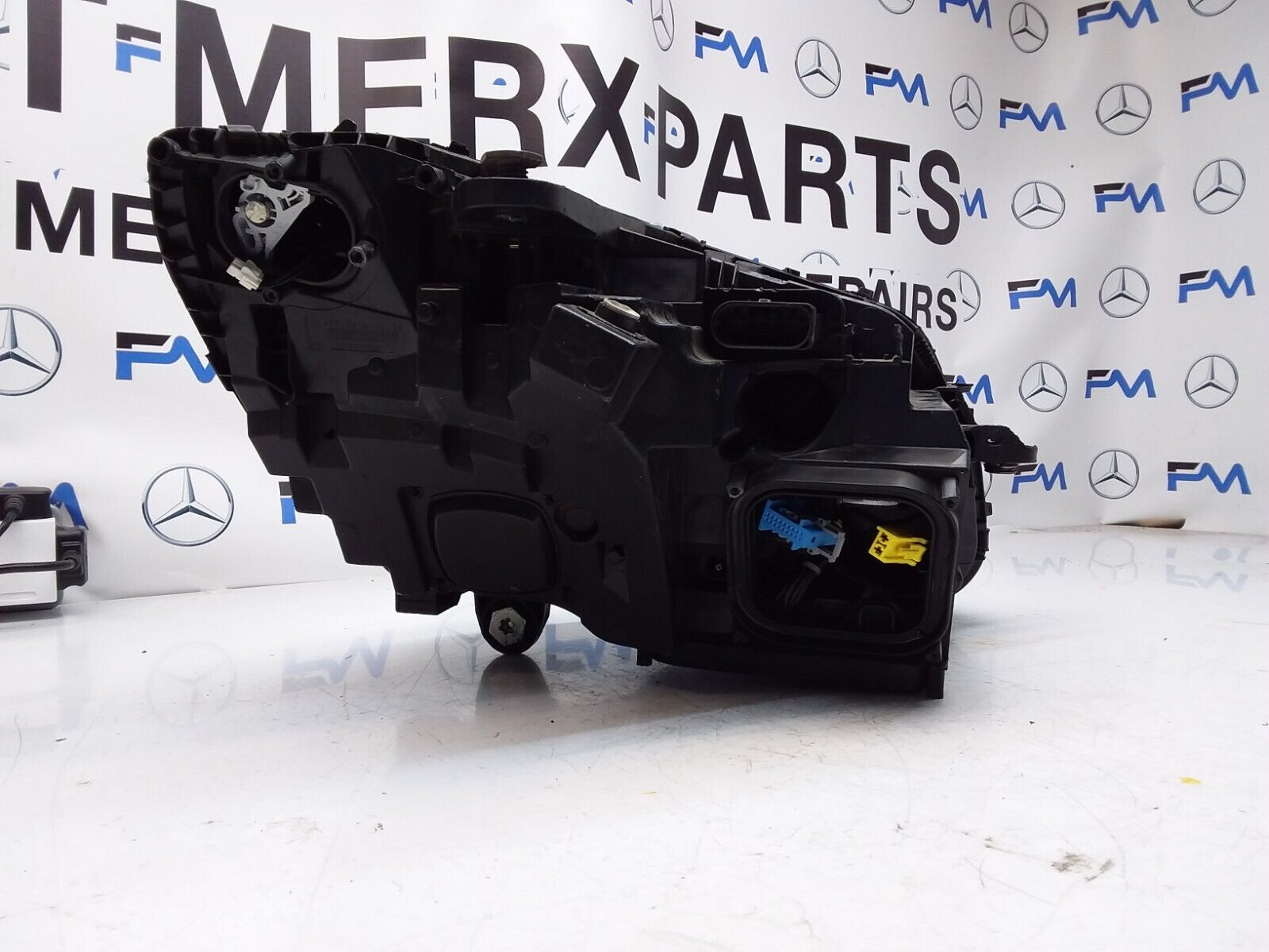 2018 MERCEDES C-CLASS W205 O/S Driver HEADLIGHT A2059068701 FMH49 LED INTELLIGEN
