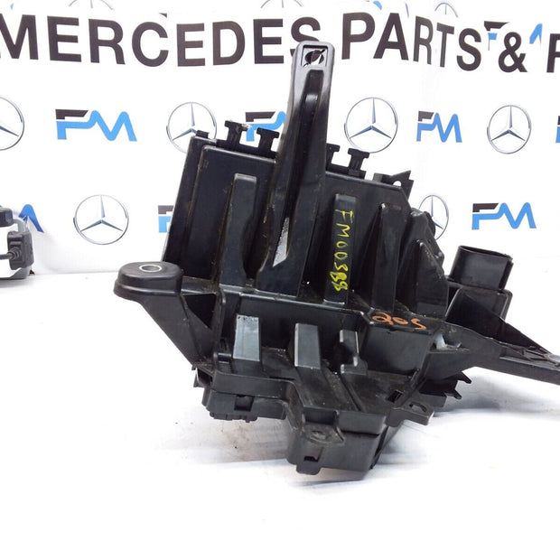 Mercedes C-CLASS W205 Fuse Relay Junction Box A2055402250 FM00388