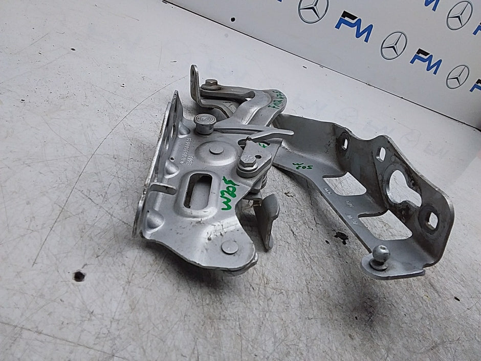 MERCEDES BENZ  C-CLASS W205 BONNET HINGE RIGHT DRIVER SIDE A2058800928 FMR476