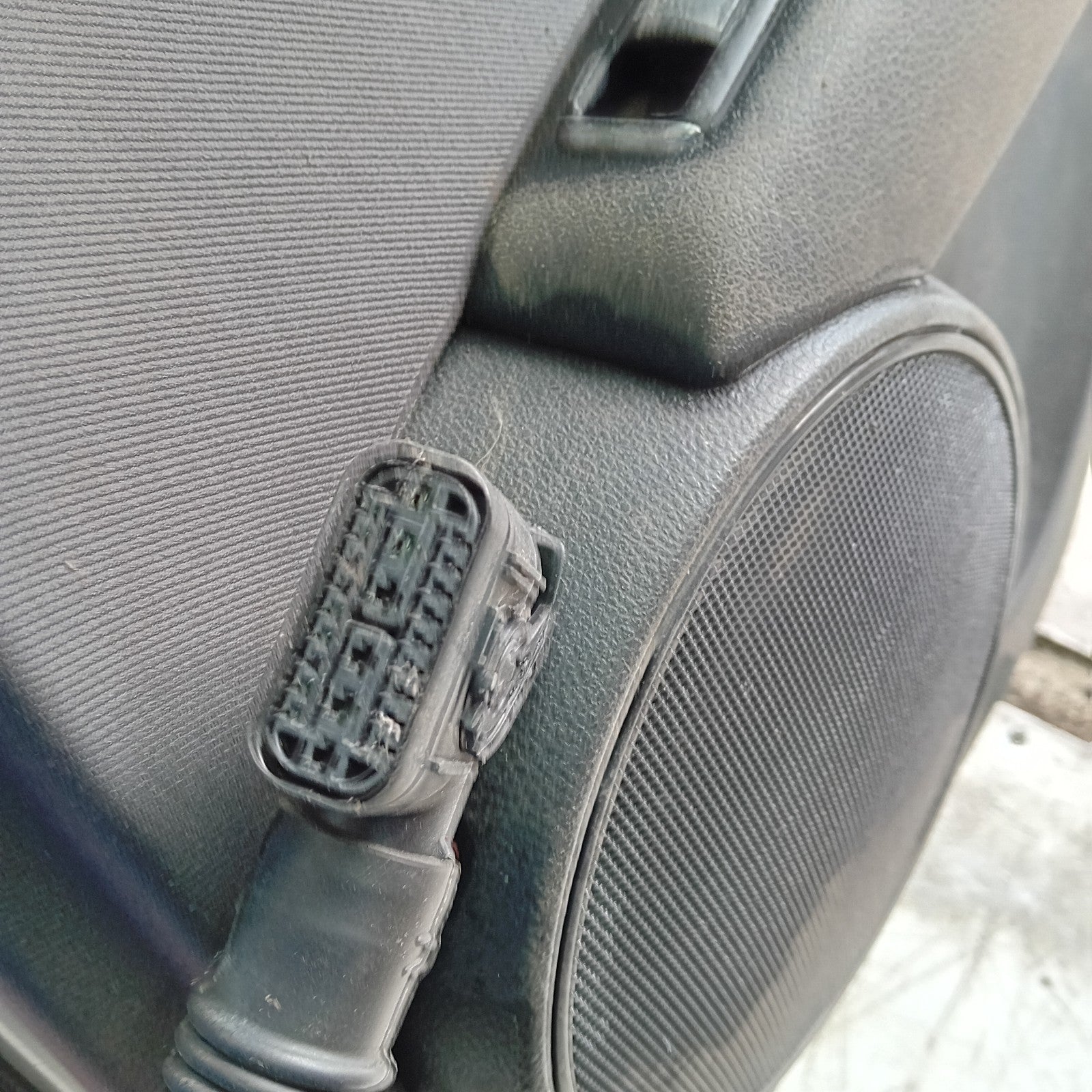 MERCEDES C-CLASS W204 SLN DRIVER REAR DOOR OSR SILVER 2008-2014 COMPLETE FMD442