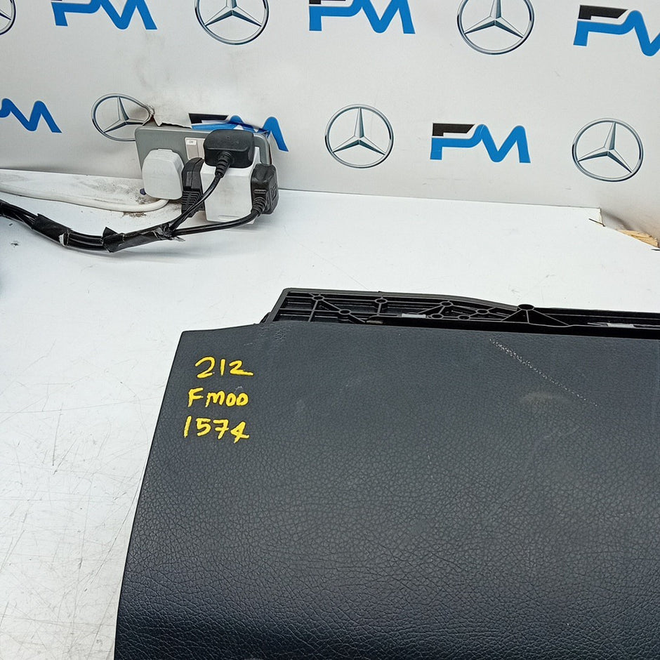 MERCEDES BENZ  E-CLASS W212 DASHBOARD GLOVEBOX  2015 A2126803191 FM001574