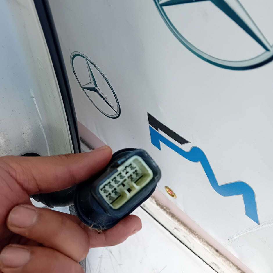 MITSUBISHI OUTLANDER MK3 DRIVER SIDE REAR DOOR OSR WHITE 2013 ON COMPLETE FMD179