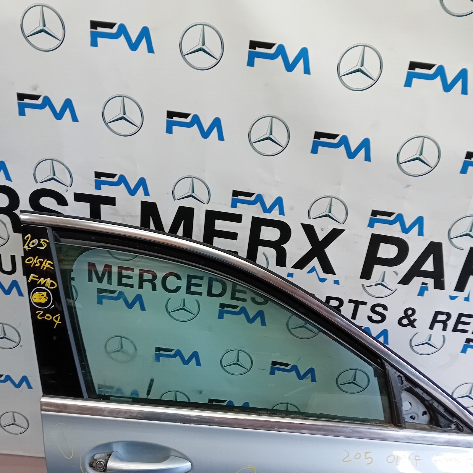 MERCEDES BENZ C-CLASS W205 SALOON DRIVER  FRONT DOOR OSF SILVER 2014 ON  FMD204