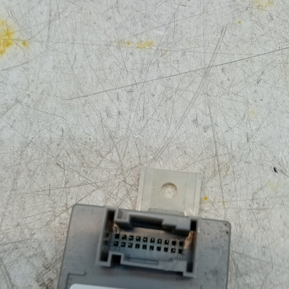 MERCEDES A-CLASS W177 2015  LIGHT CONTROL UNIT  A1779005104  FM001337