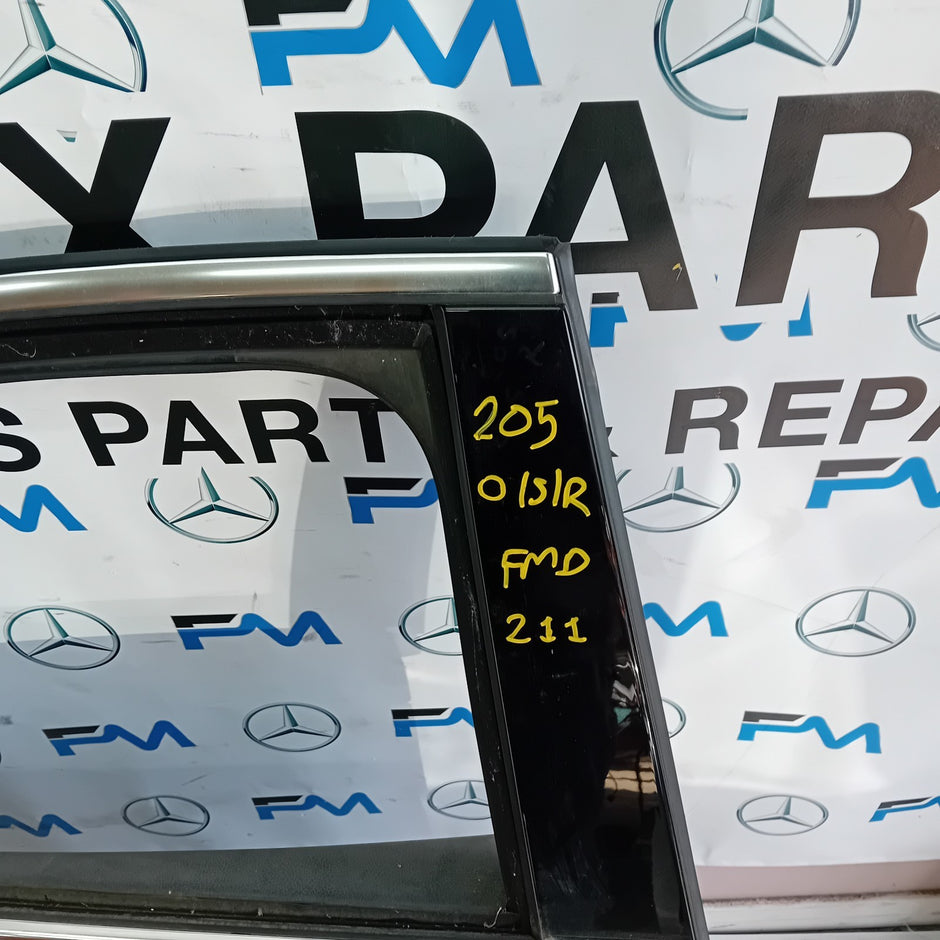 MERCEDES C-CLASS W205 SALOON DRIVER REAR DOOR OSR WHITE 2014 ON COMPLETE FMD211