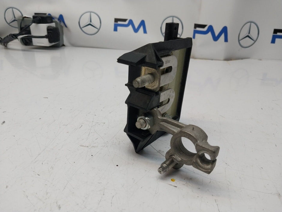 Mercedes W213 W205 W218 W238 W253 Negative Battery Tray Clamp A0009061505FM00253