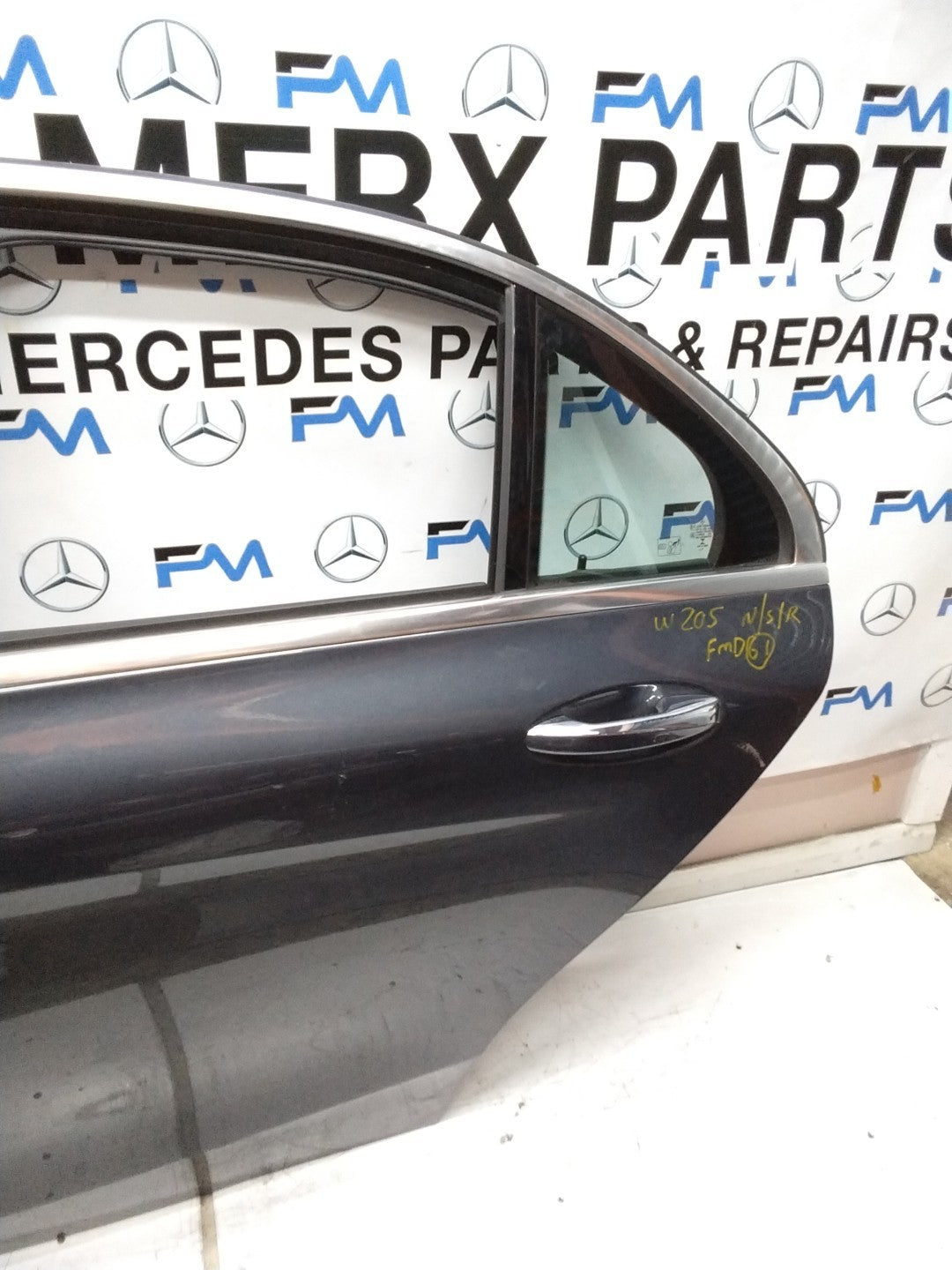 MERCEDES  BENZ  C-CLASS W205 PASSENGER SIDE REAR DOOR N/S/R COMPLETE GREY FMD61